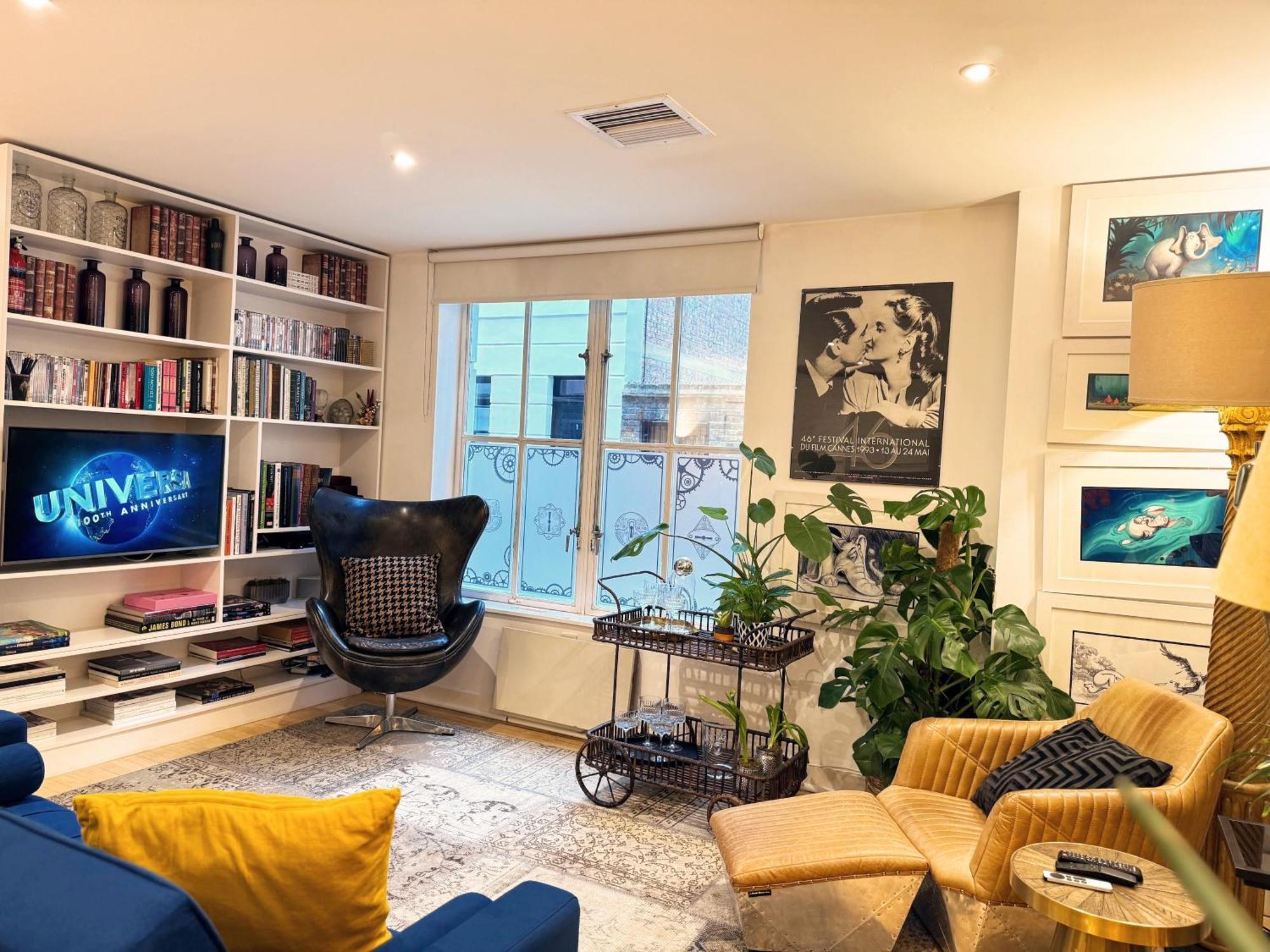 Spacious West End Duplex Apartment, W1 Central London Ngoại thất bức ảnh