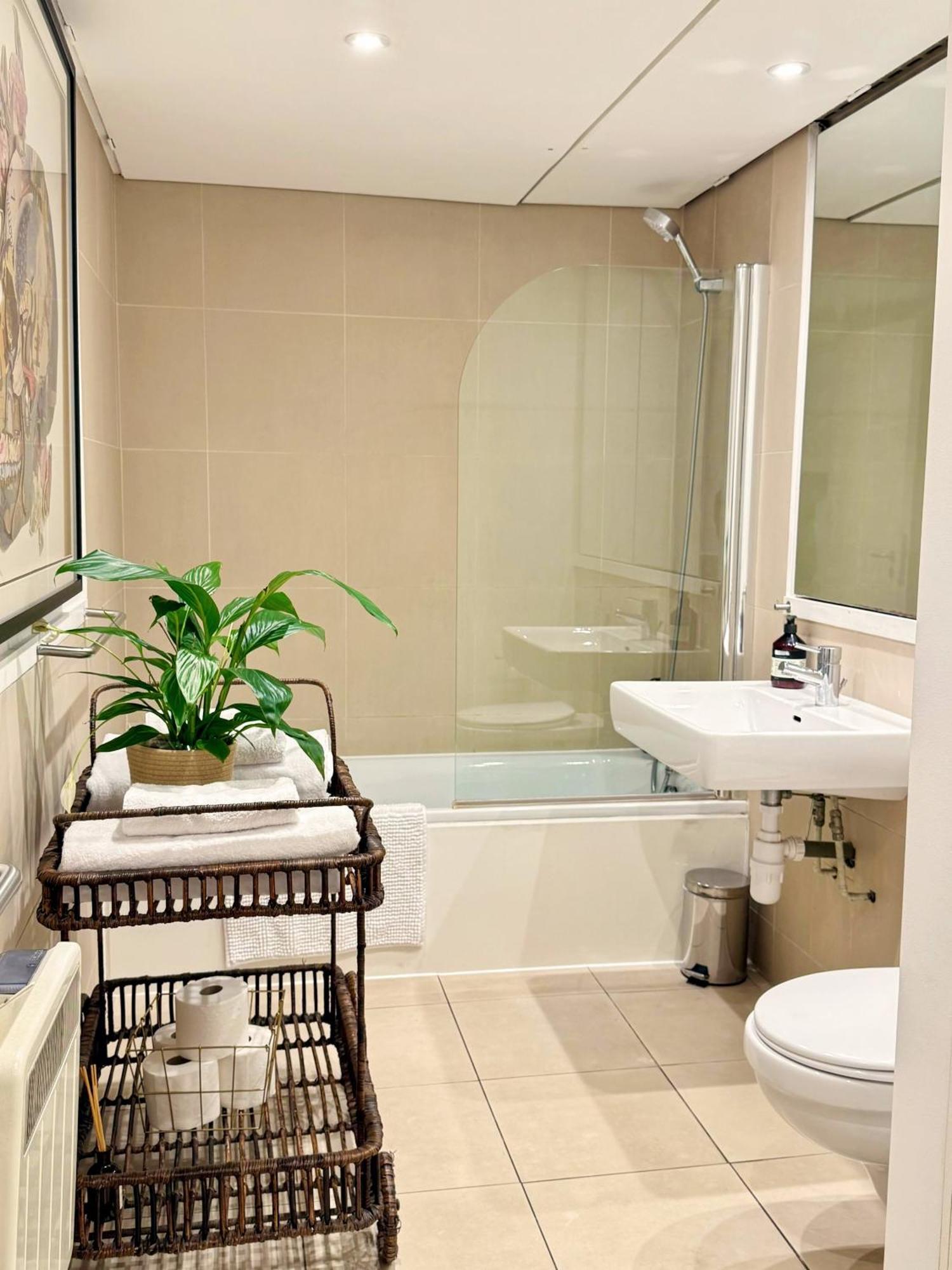 Spacious West End Duplex Apartment, W1 Central London Ngoại thất bức ảnh